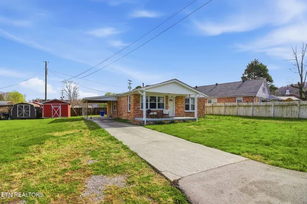 $247,000 | 335 South Fowler Street, Clinton, TN 37716