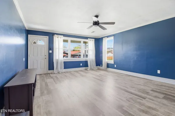 $247,000 | 335 South Fowler Street, Clinton, TN 37716