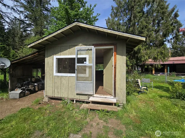 $200,000 | 46400 Baker Loop Road, Concrete, WA 98237
