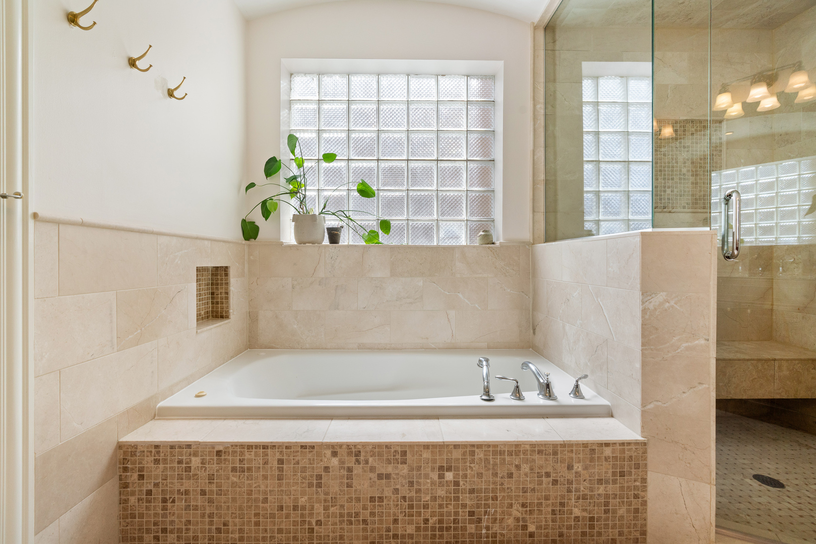 901 West Fletcher Street, Unit 2 Chicago, IL 60657 - Photo 16 of 23