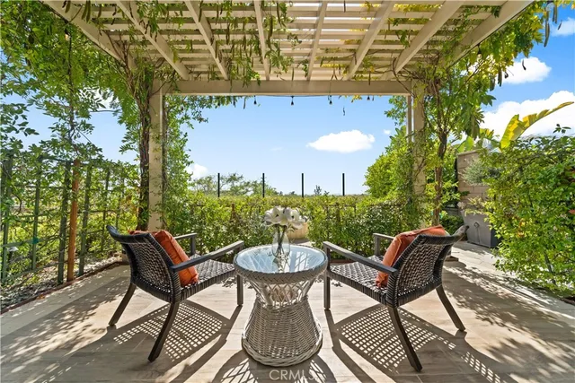 $6,728,000 | 212 Clear Falls, Irvine, CA 92602