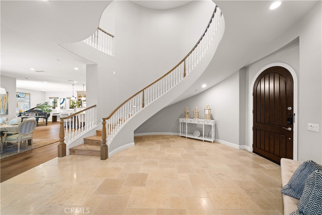 212 Clear Falls Irvine, CA 92602 - Photo 4 of 75 formal entry