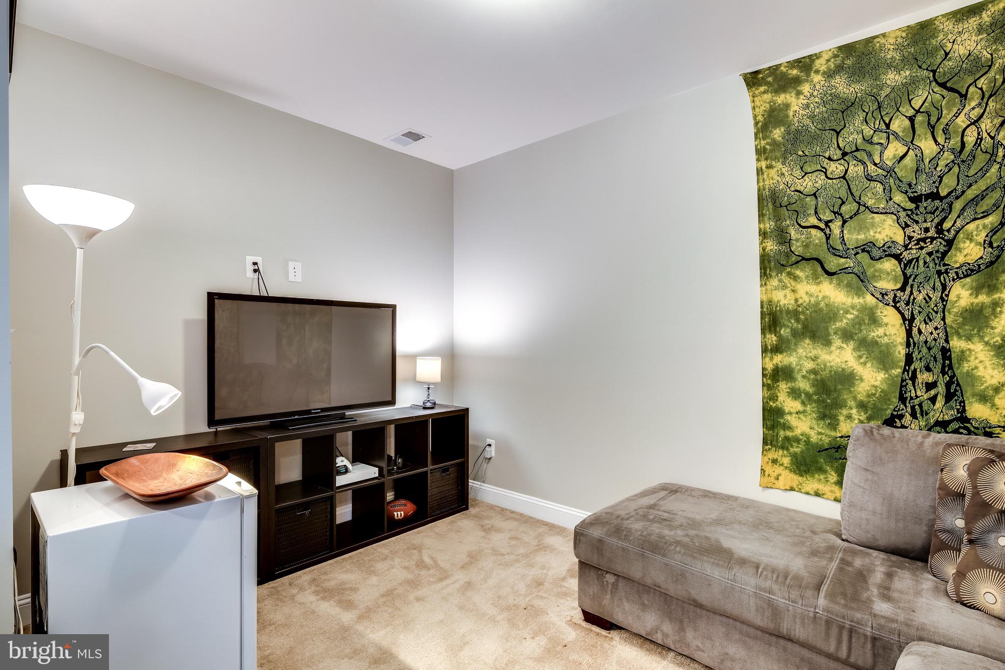 1275 Cambria Road Westminster, MD 21157 - Photo 45 of 50 Sitting Area