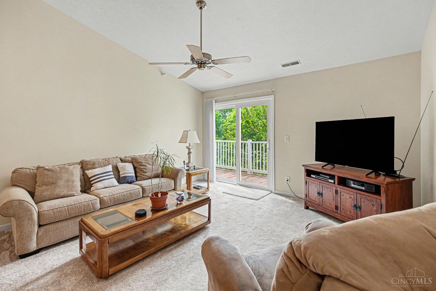 4563 Foley Road, Unit 11 Cincinnati, OH 45238 - Photo 3 of 16