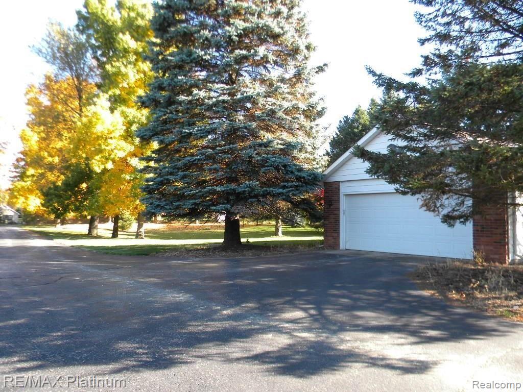 11102 Clyde Road Fenton, MI 48430 - Photo 21 of 25 Attached 2 Car Garage