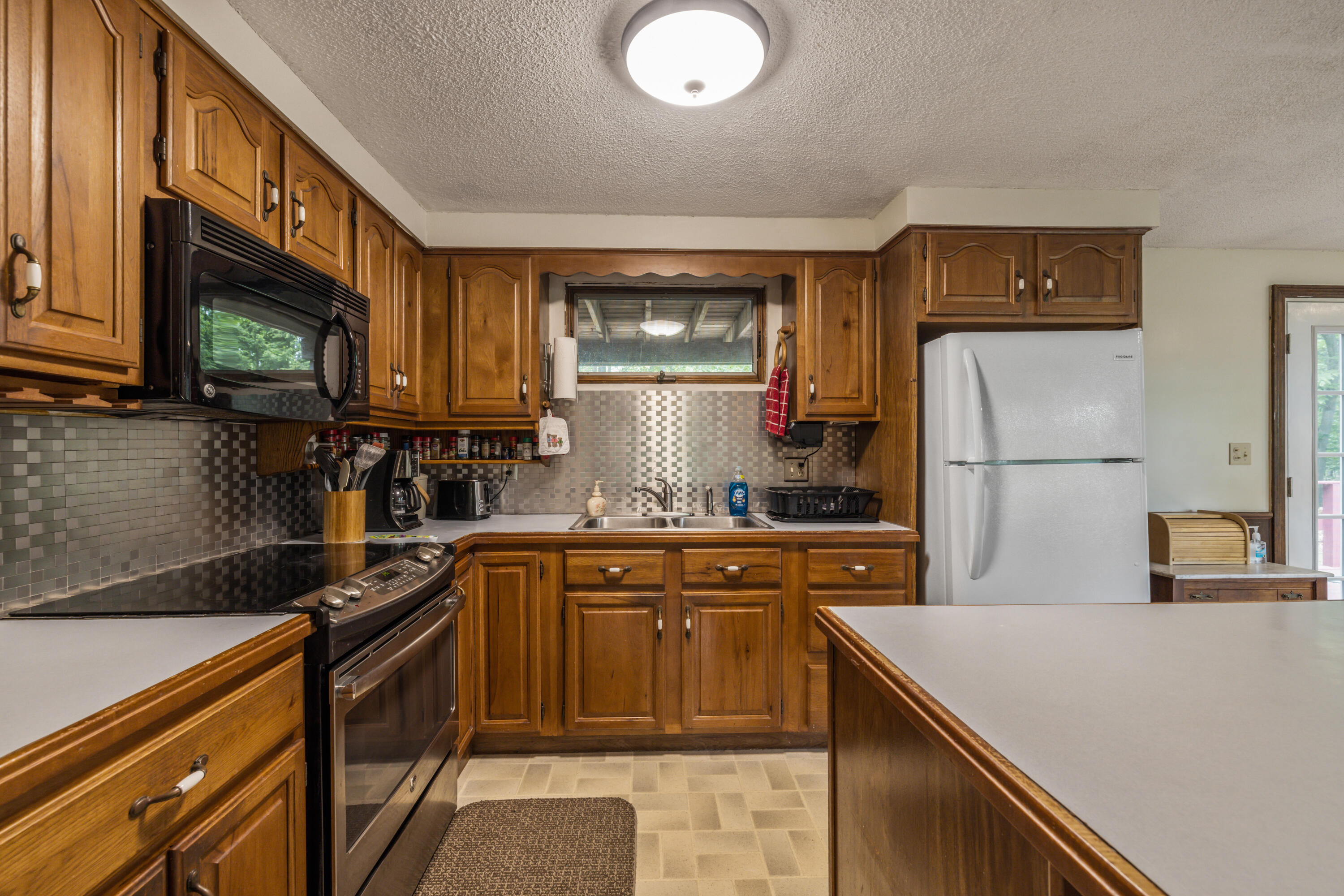 13 Meadowview Road Windham, ME 04062 - Photo 9 of 36 3G0A9459