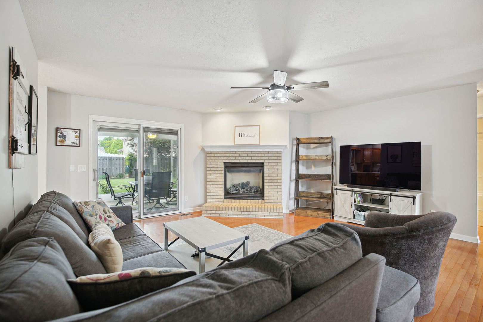 809 Lavender Drive Savoy, IL 61874 - Photo 4 of 27 a living room with furniture and a flat screen tv
