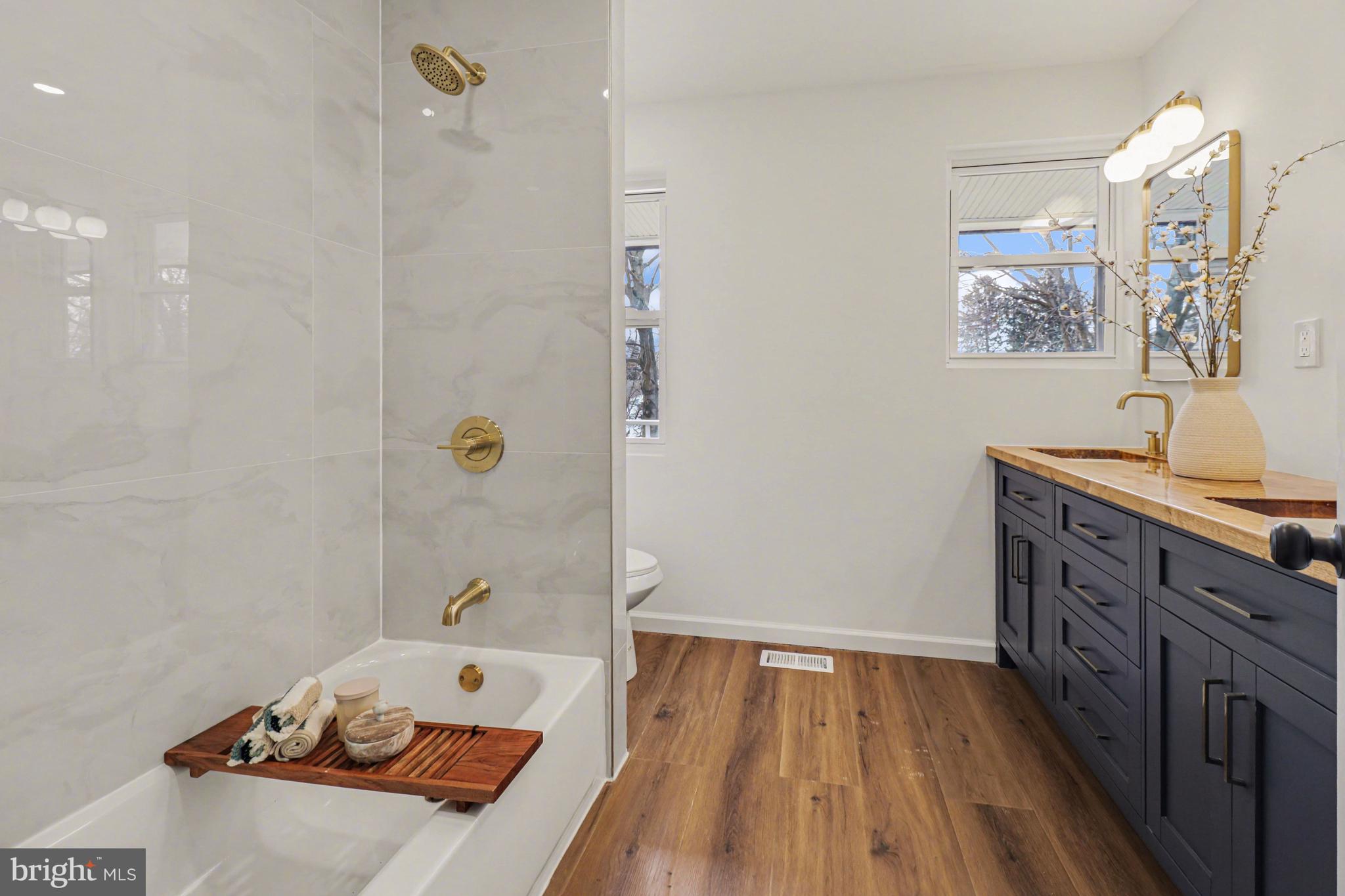 1006 Colebrook Road Lebanon, PA 17042 - Photo 24 of 41 a bathroom with a bathtub and a sink