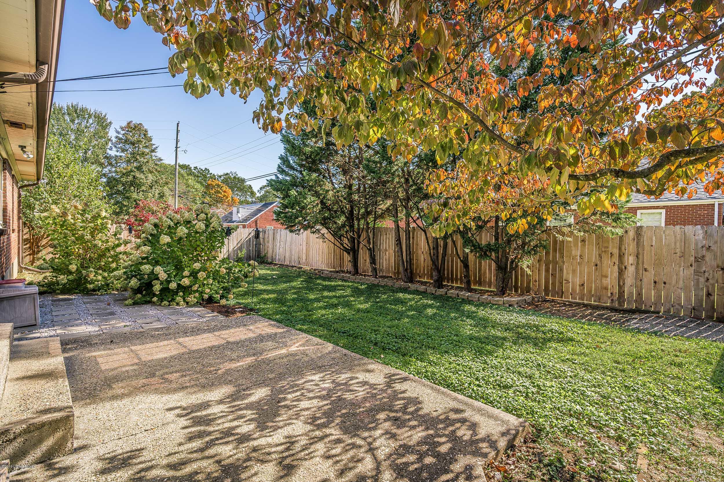 3702 Hughes Road Louisville, KY 40207 - Photo 6 of 45 3702 Hughes Road-06