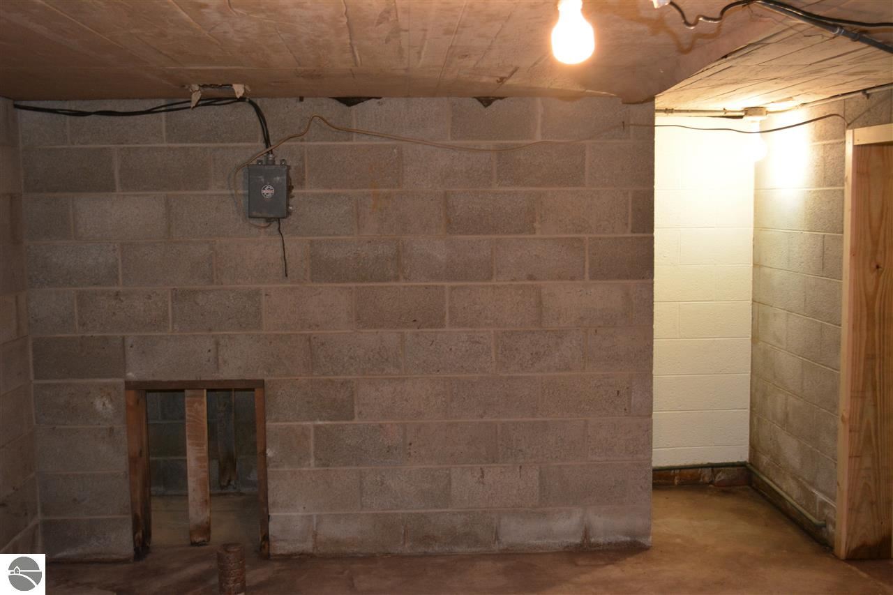 4231 West Remus Road Mount Pleasant, MI 48858 - Photo 37 of 41 1785323-36.JPG