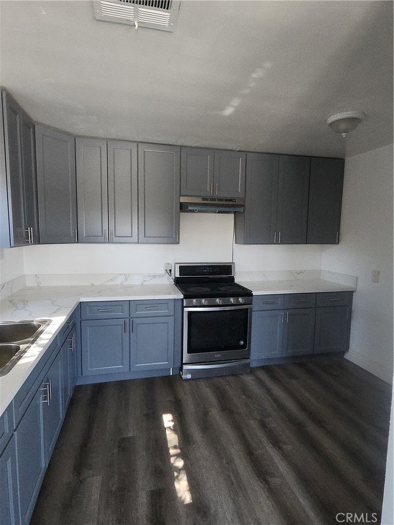 858 South Riverside Avenue Rialto, CA 92376 - Photo 8 of 20