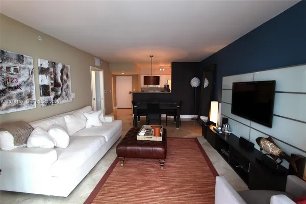 $3,350 | 1155 Brickell Bay Drive, Unit 3107, Miami, FL 33131