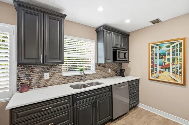 $158,000 | 2929 Southeast Ocean Boulevard, Unit 1035, Stuart, FL 34996