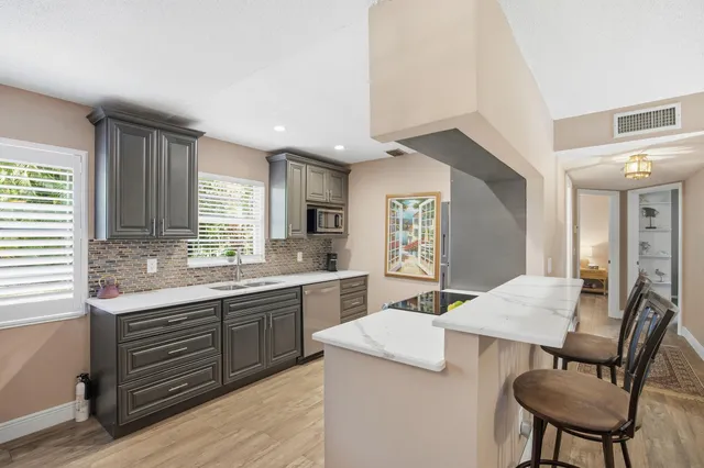 $158,000 | 2929 Southeast Ocean Boulevard, Unit 1035, Stuart, FL 34996