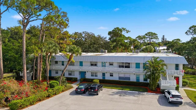 $158,000 | 2929 Southeast Ocean Boulevard, Unit 1035, Stuart, FL 34996