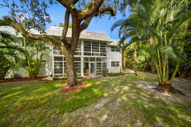 $158,000 | 2929 Southeast Ocean Boulevard, Unit 1035, Stuart, FL 34996