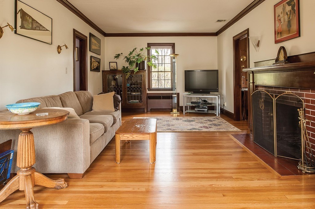 19 Islington Road Newton, MA 02466 - Photo 3 of 14