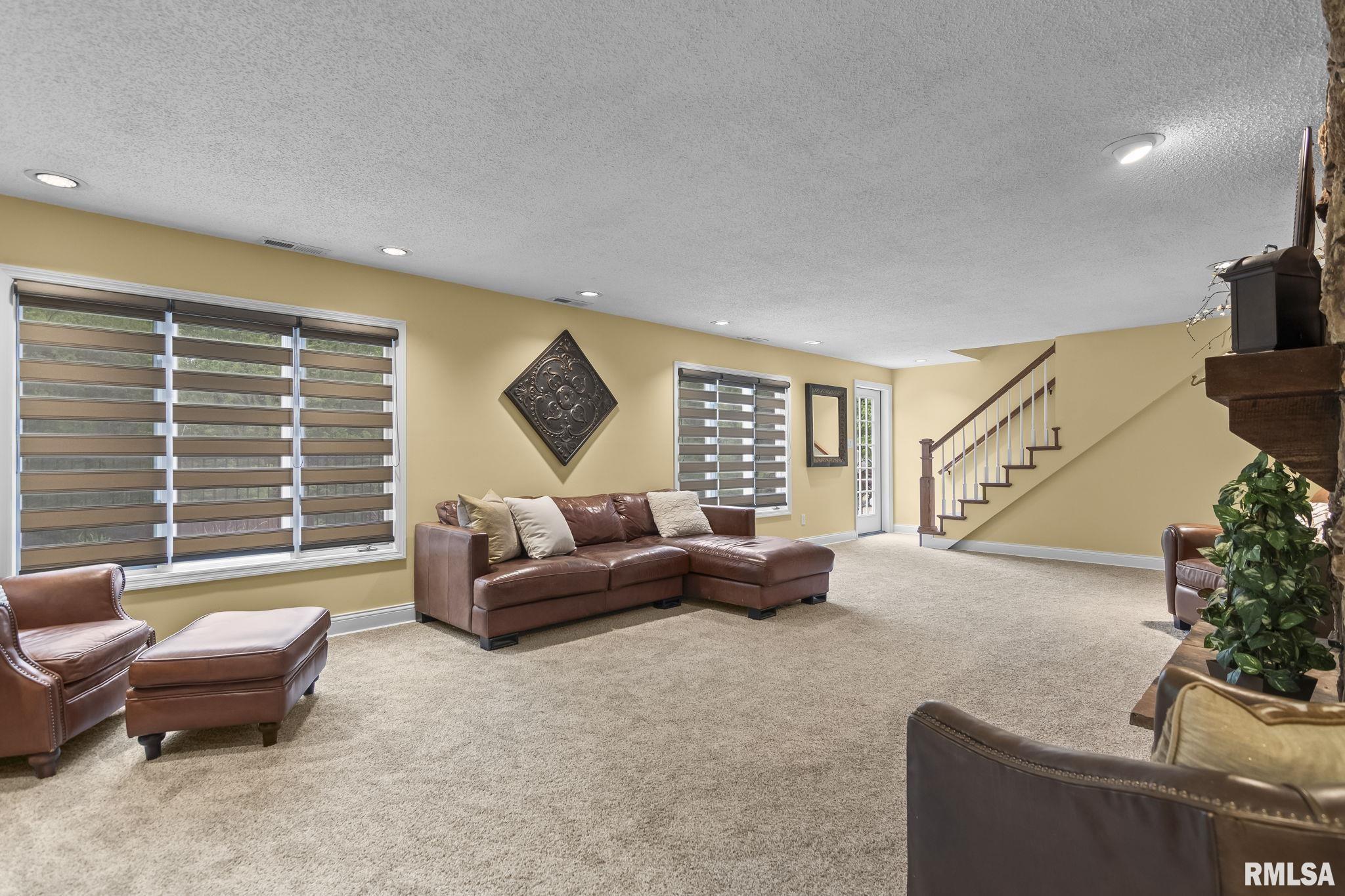 890 Roanoke Drive Springfield, IL 62702 - Photo 34 of 48 Gallery Image 34