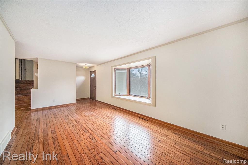 46585 Maben Road Canton, MI 48187 - Photo 3 of 19