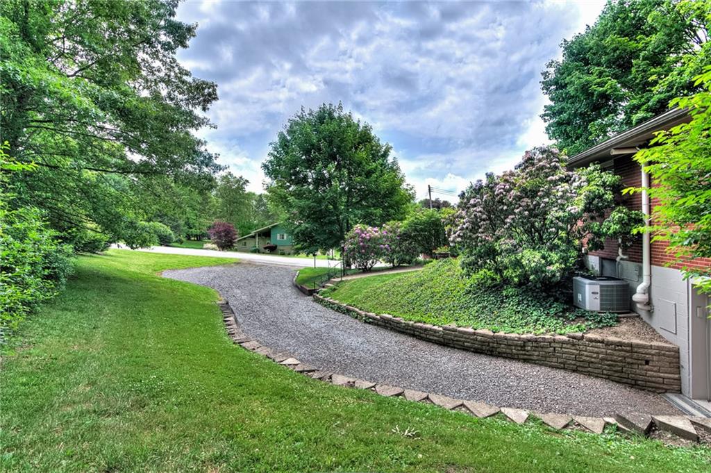 312 Sunset Road Pittsburgh, PA 15237 - Photo 3 of 22