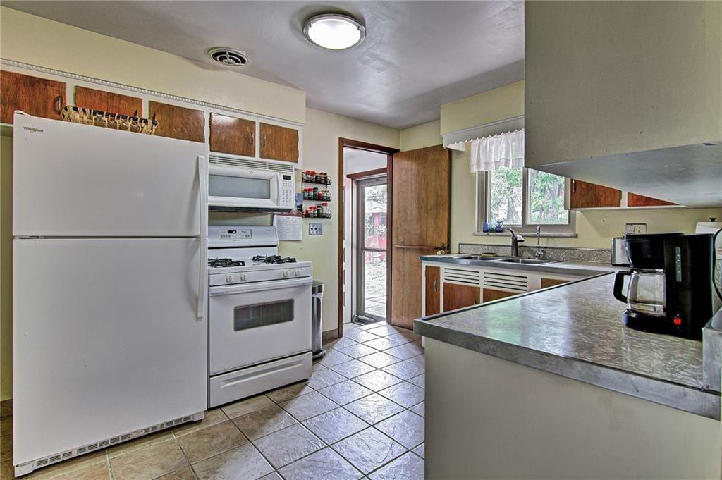 312 Sunset Road Pittsburgh, PA 15237 - Photo 7 of 22