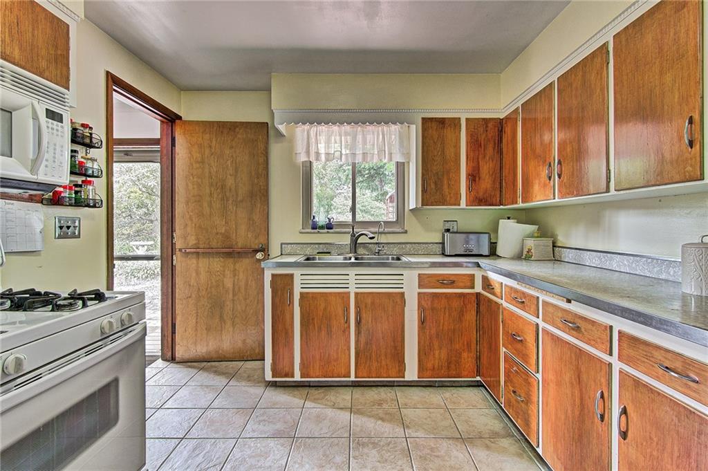 312 Sunset Road Pittsburgh, PA 15237 - Photo 8 of 22