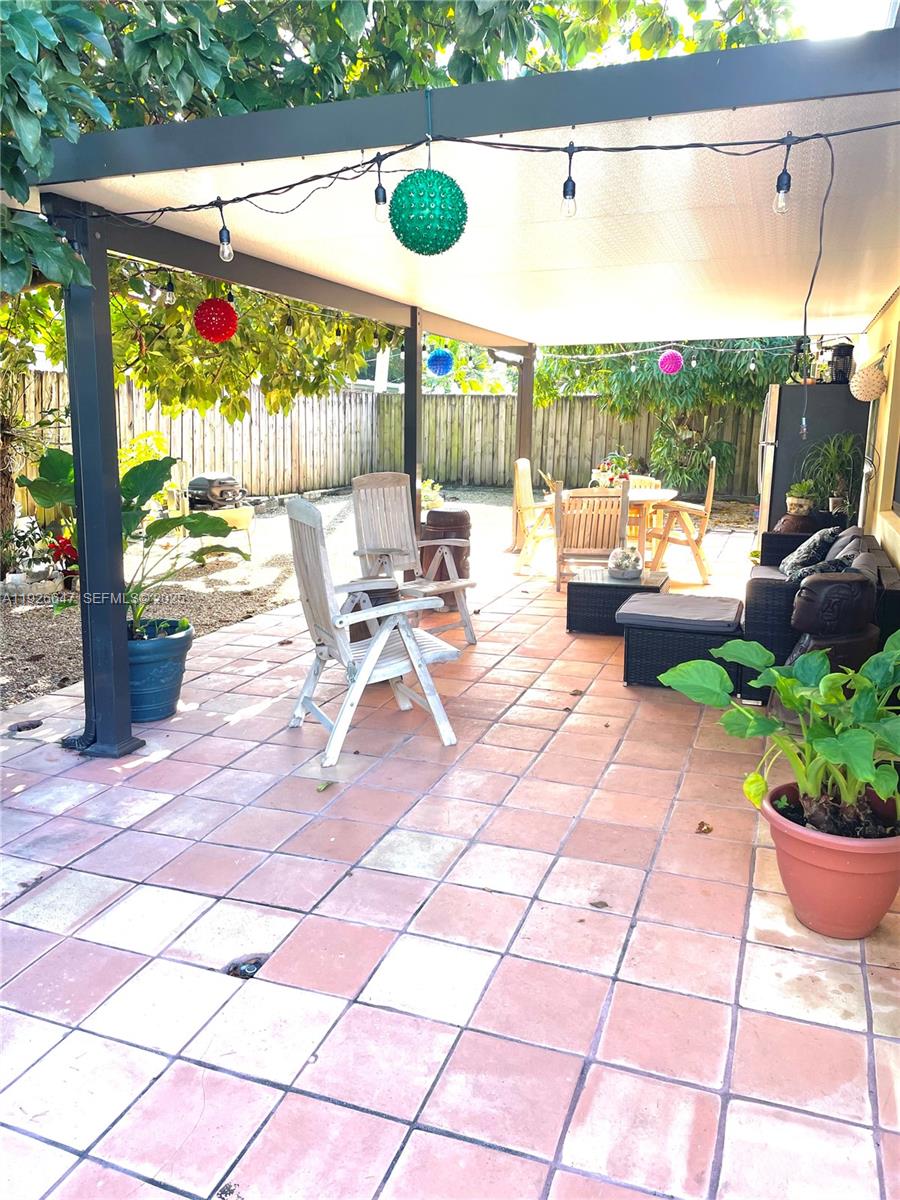 4635 Southwest 95th Avenue Miami, FL 33165 - Photo 14 of 16