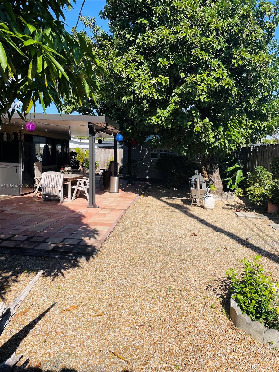 4635 Southwest 95th Avenue Miami, FL 33165 - Photo 16 of 16