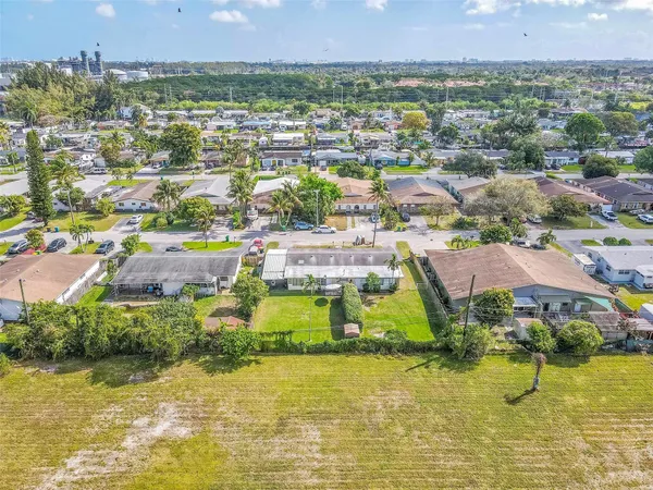 $2,950 | 4681 Southwest 43rd Terrace, Fort Lauderdale, FL 33314