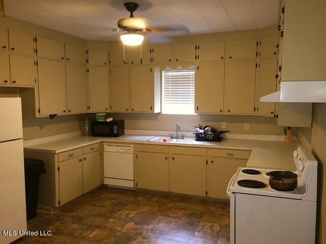 2710 US 49 Collins, MS 39428 - Photo 6 of 25 IMG_3356