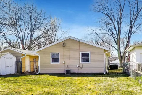 $250,000 | 401 East Lincoln Street, Sycamore, IL 60178