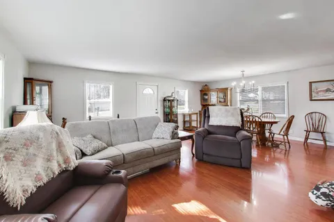 $250,000 | 401 East Lincoln Street, Sycamore, IL 60178