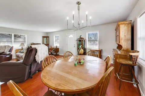 $250,000 | 401 East Lincoln Street, Sycamore, IL 60178