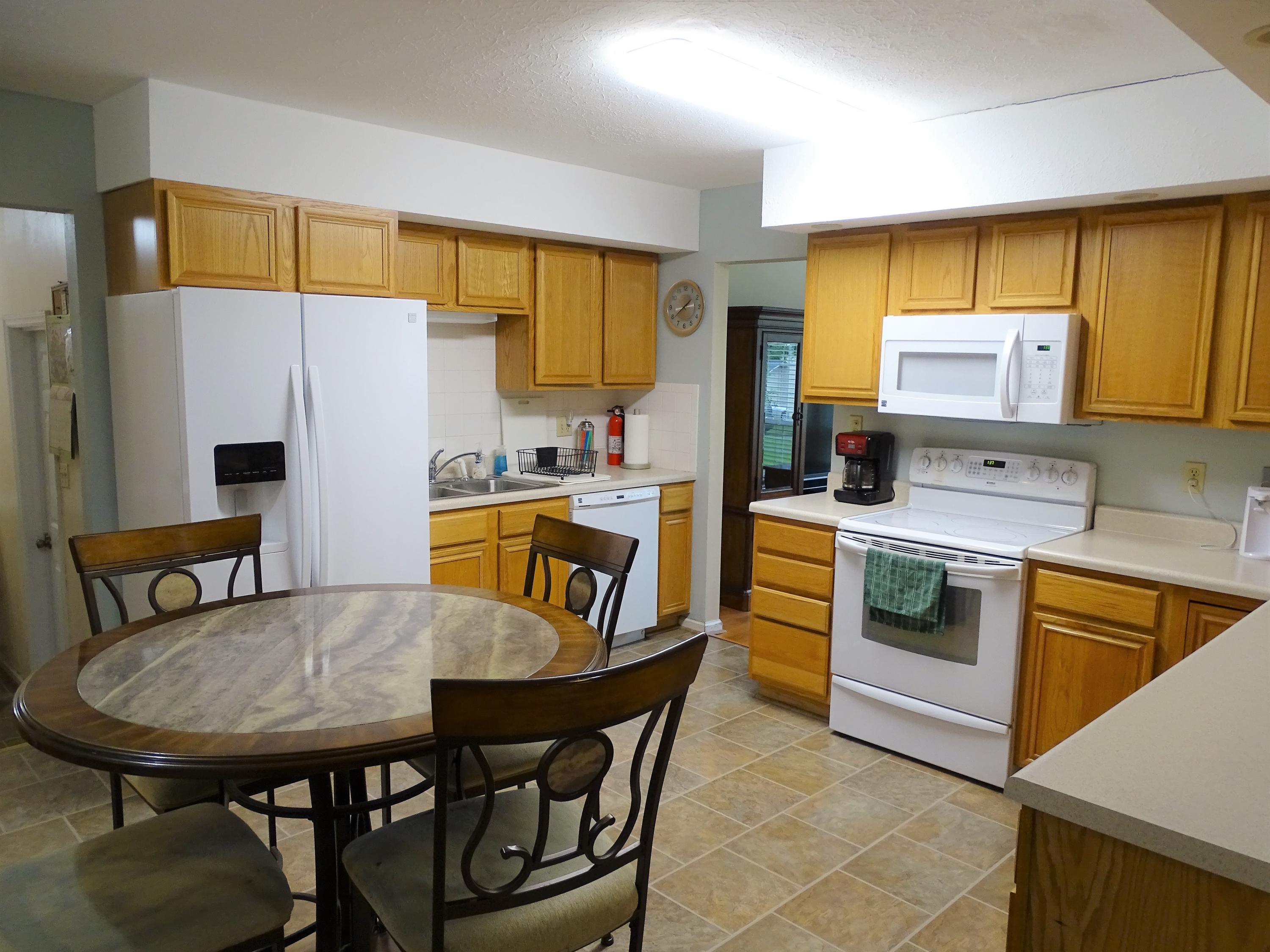 1627 Colonade Road Knoxville, TN 37922 - Photo 3 of 21 3 - Kitchen