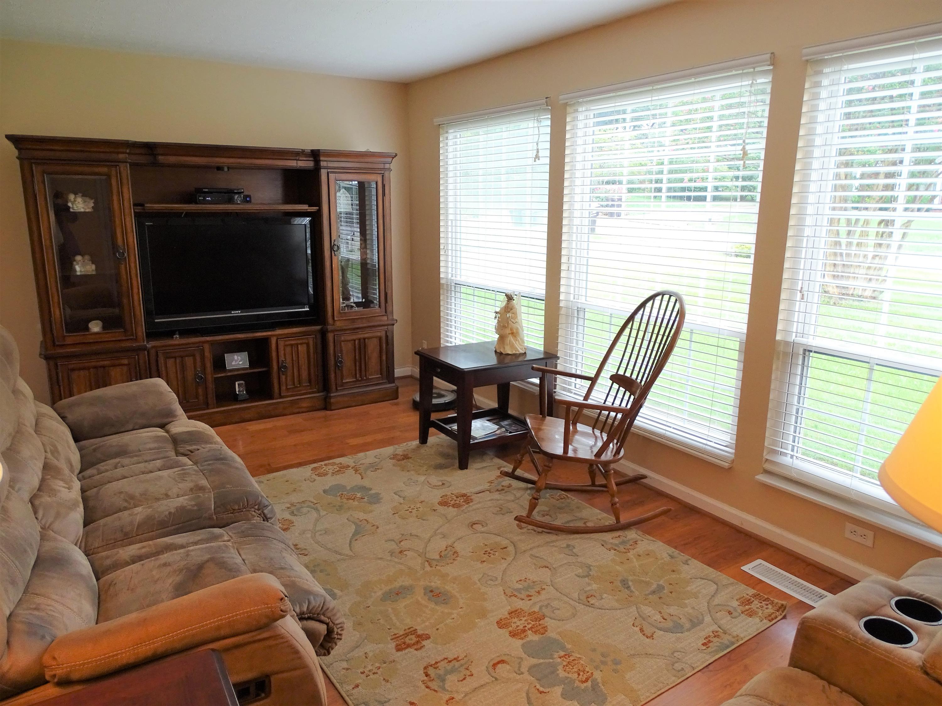 1627 Colonade Road Knoxville, TN 37922 - Photo 7 of 21 5.2 Den