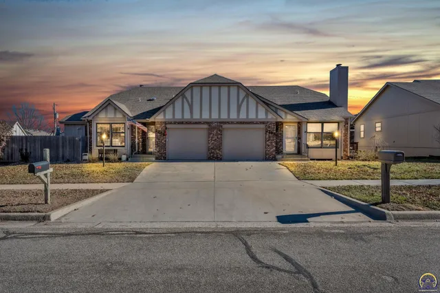 $239,900 | 2766 Southwest Arrowhead Road, Topeka, KS 66614