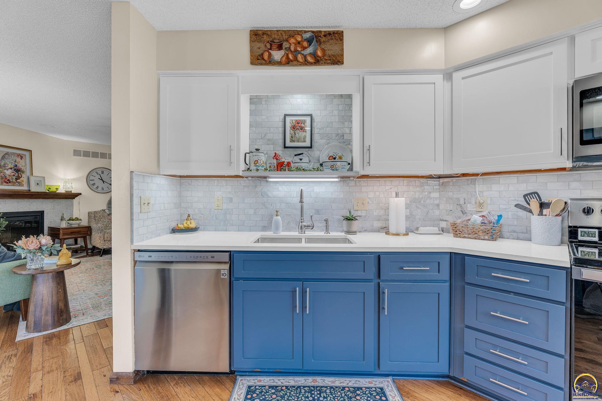 2766 Southwest Arrowhead Road Topeka, KS 66614 - Photo 12 of 40