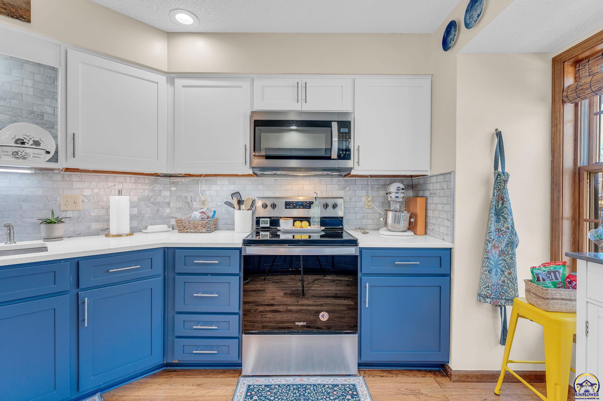 2766 Southwest Arrowhead Road Topeka, KS 66614 - Photo 13 of 40