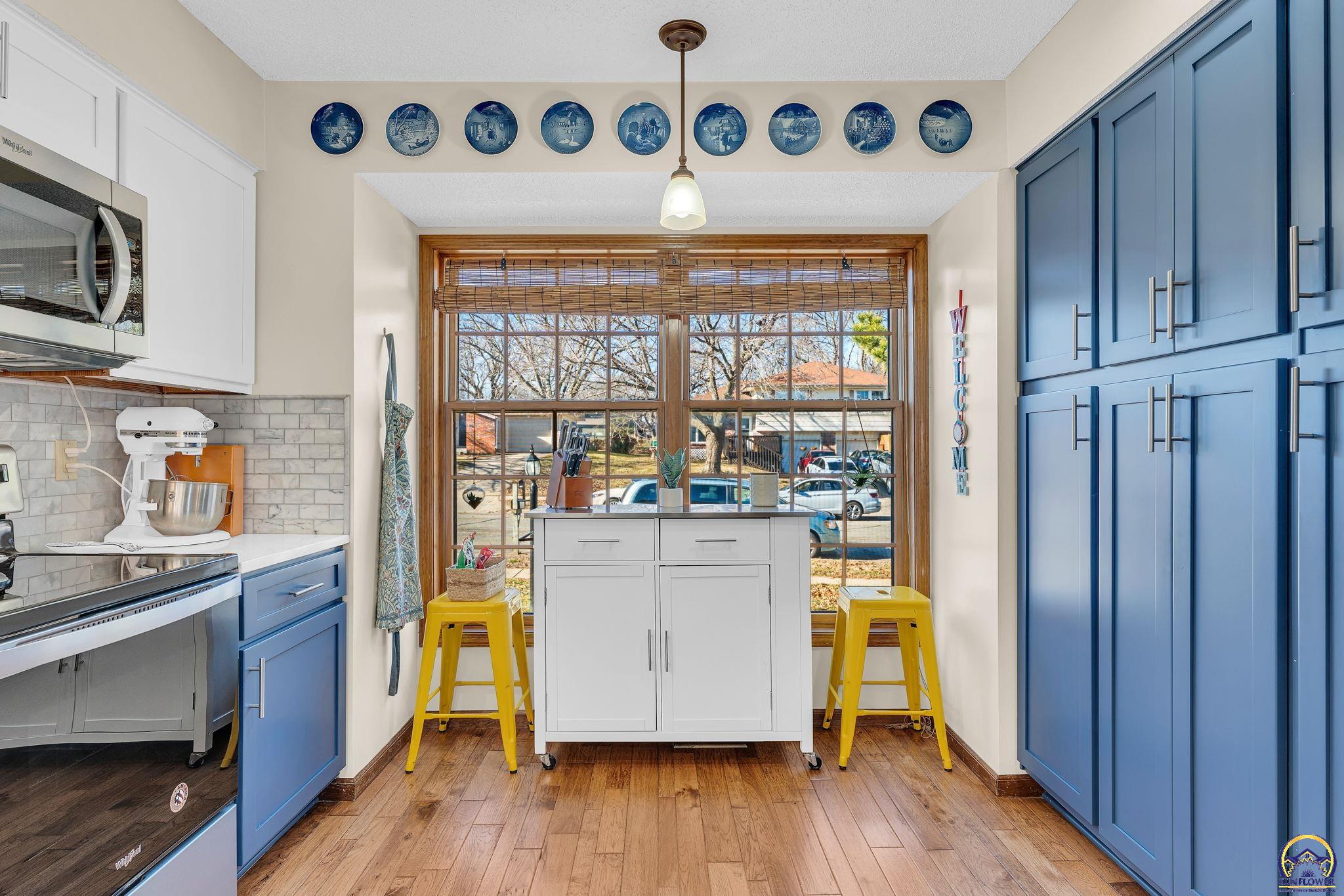 2766 Southwest Arrowhead Road Topeka, KS 66614 - Photo 14 of 40