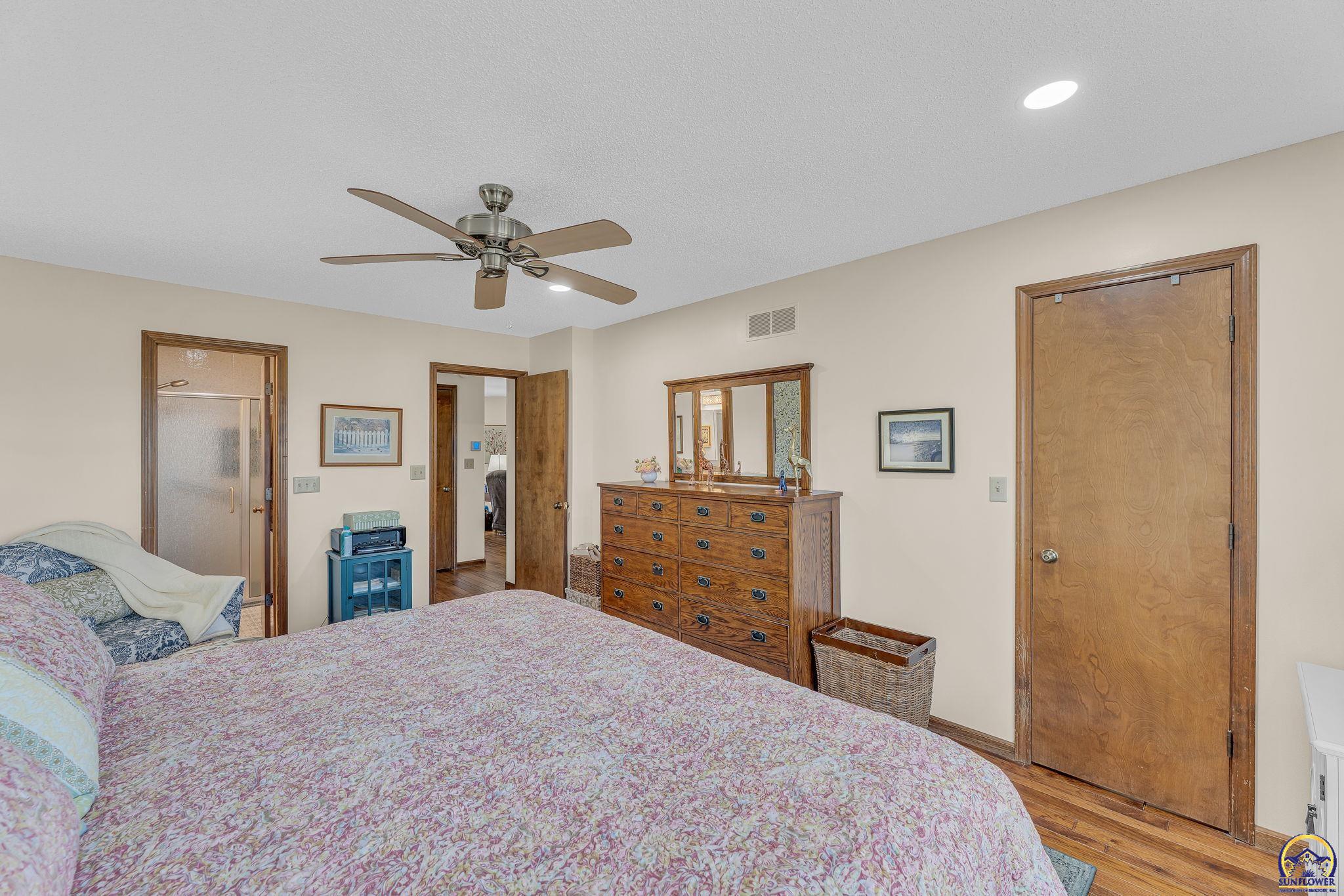 2766 Southwest Arrowhead Road Topeka, KS 66614 - Photo 19 of 40