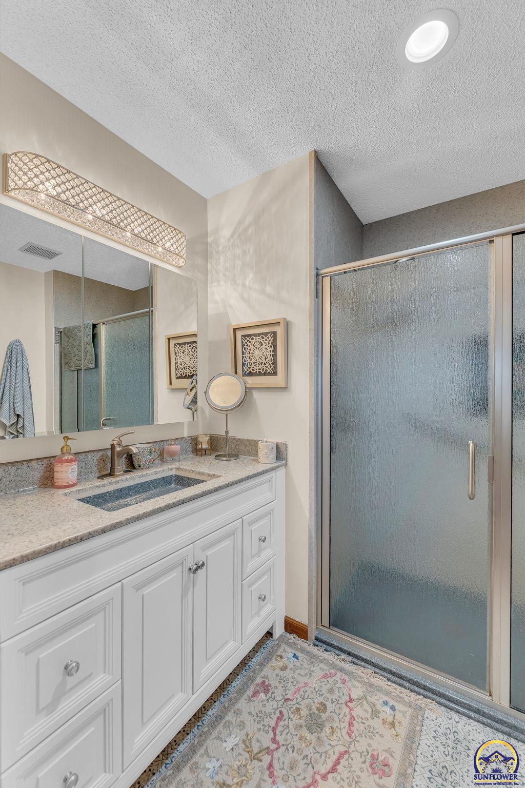 2766 Southwest Arrowhead Road Topeka, KS 66614 - Photo 20 of 40