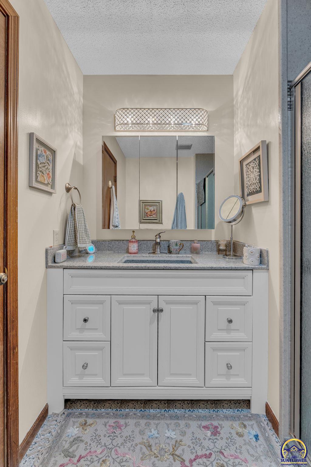 2766 Southwest Arrowhead Road Topeka, KS 66614 - Photo 21 of 40