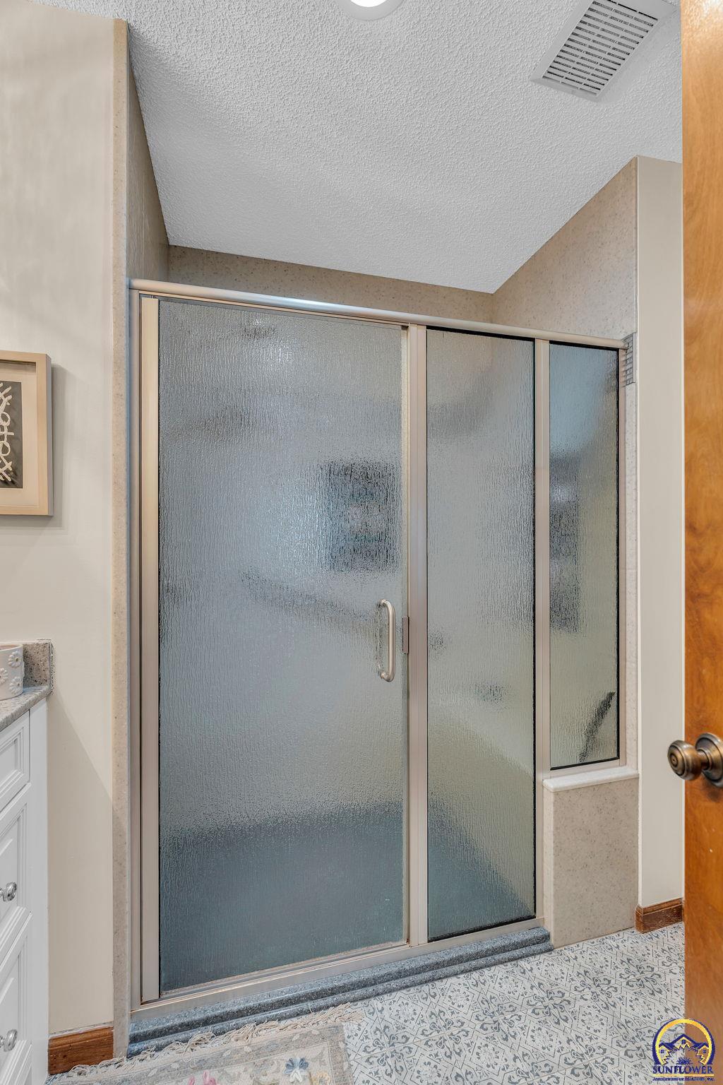 2766 Southwest Arrowhead Road Topeka, KS 66614 - Photo 22 of 40