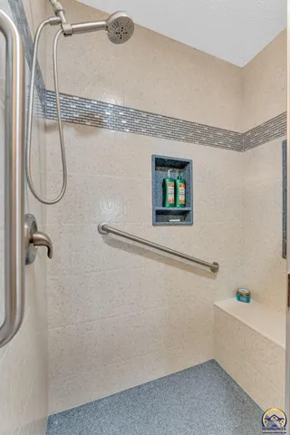 $239,900 | 2766 Southwest Arrowhead Road, Topeka, KS 66614