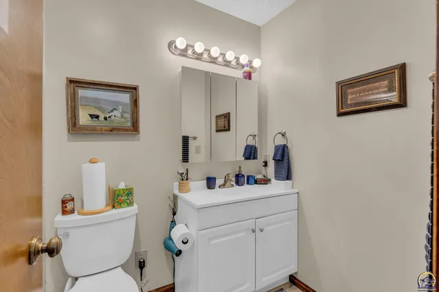 $239,900 | 2766 Southwest Arrowhead Road, Topeka, KS 66614