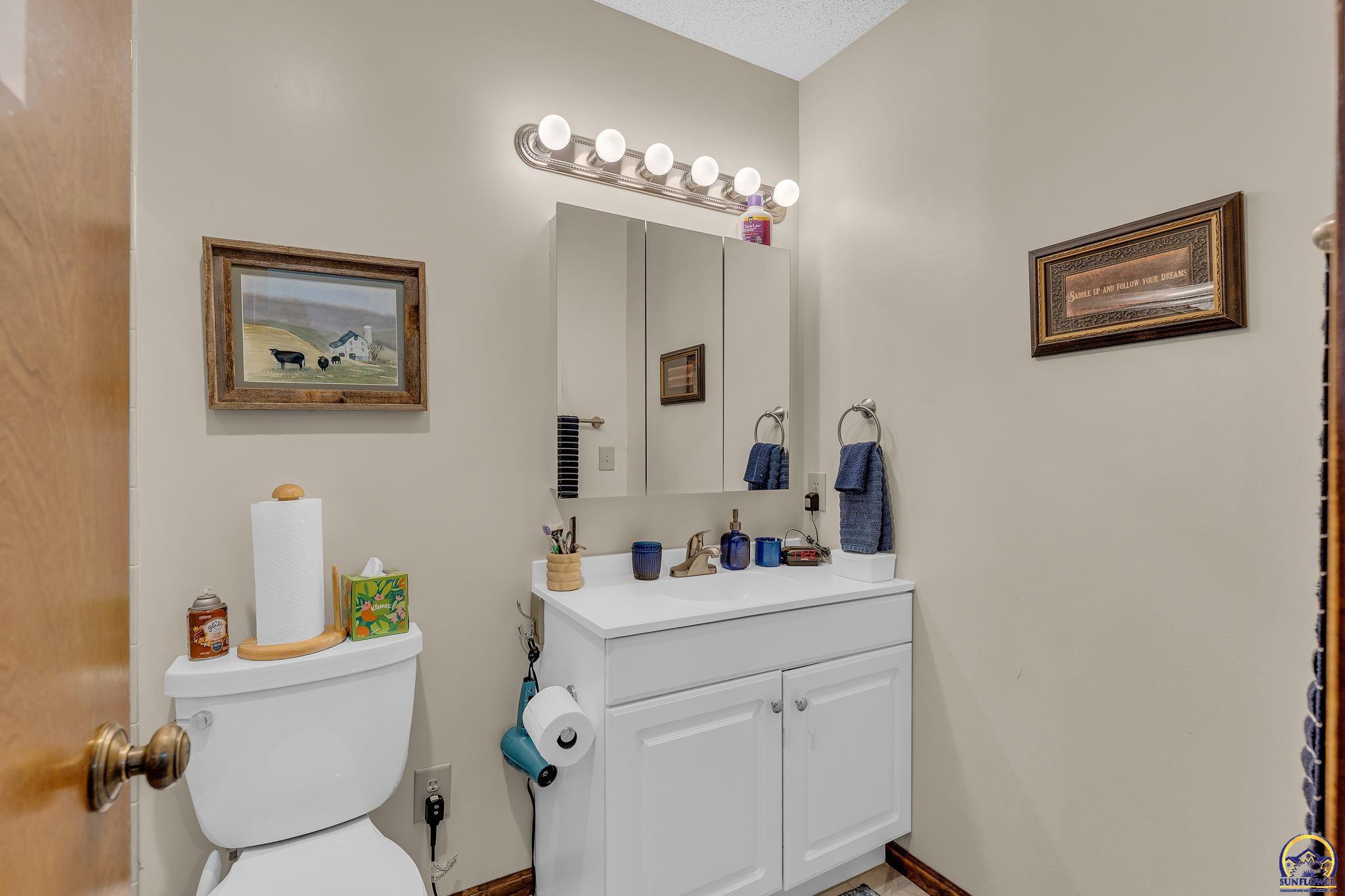 2766 Southwest Arrowhead Road Topeka, KS 66614 - Photo 26 of 40