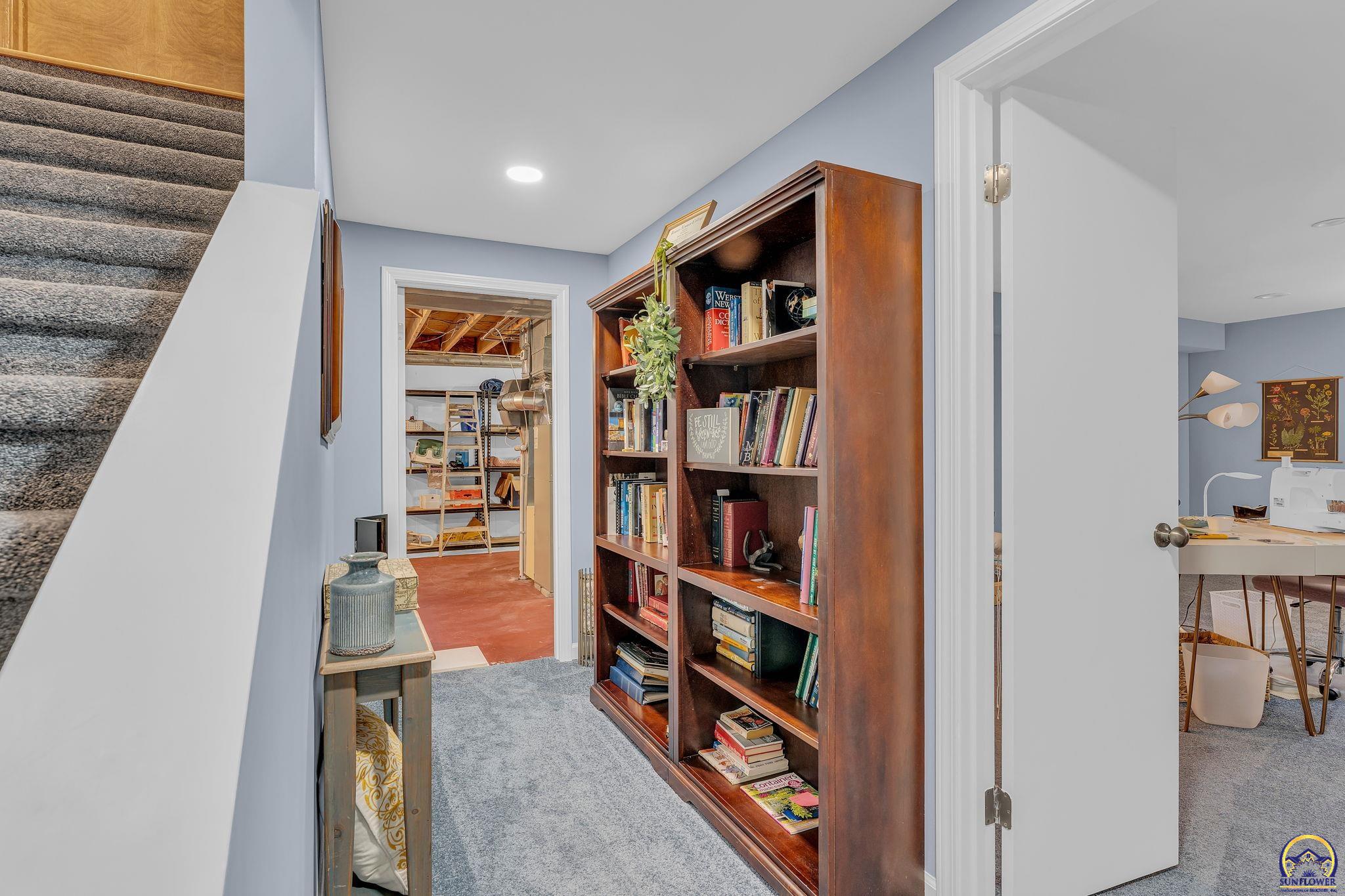 2766 Southwest Arrowhead Road Topeka, KS 66614 - Photo 29 of 40