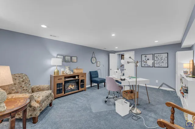 $239,900 | 2766 Southwest Arrowhead Road, Topeka, KS 66614