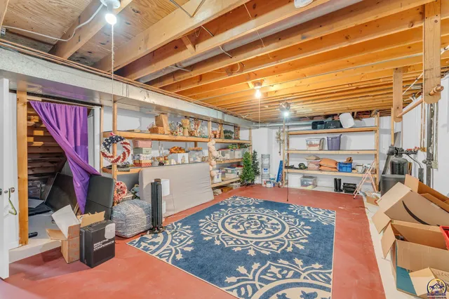 $239,900 | 2766 Southwest Arrowhead Road, Topeka, KS 66614