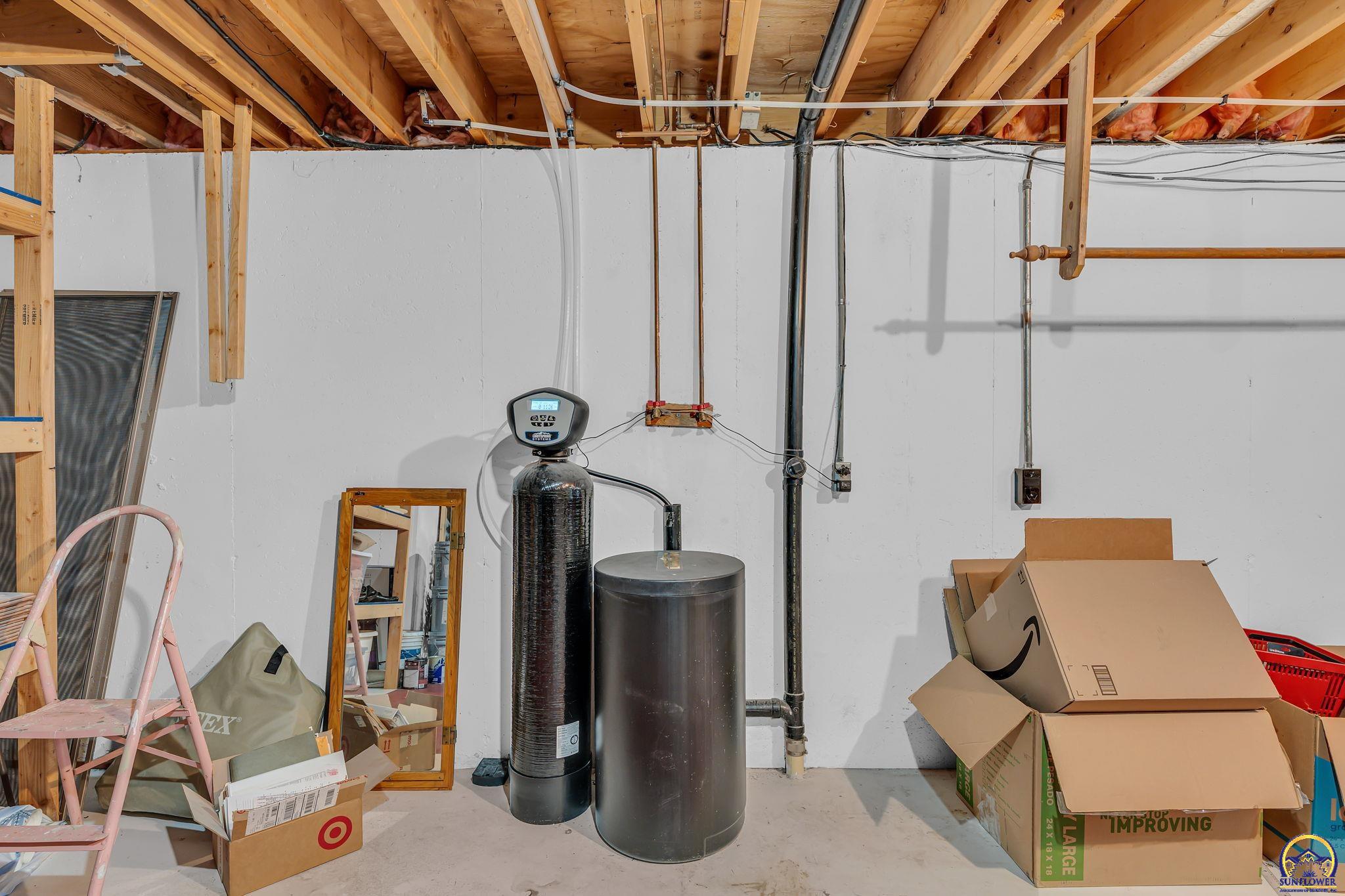 2766 Southwest Arrowhead Road Topeka, KS 66614 - Photo 33 of 40